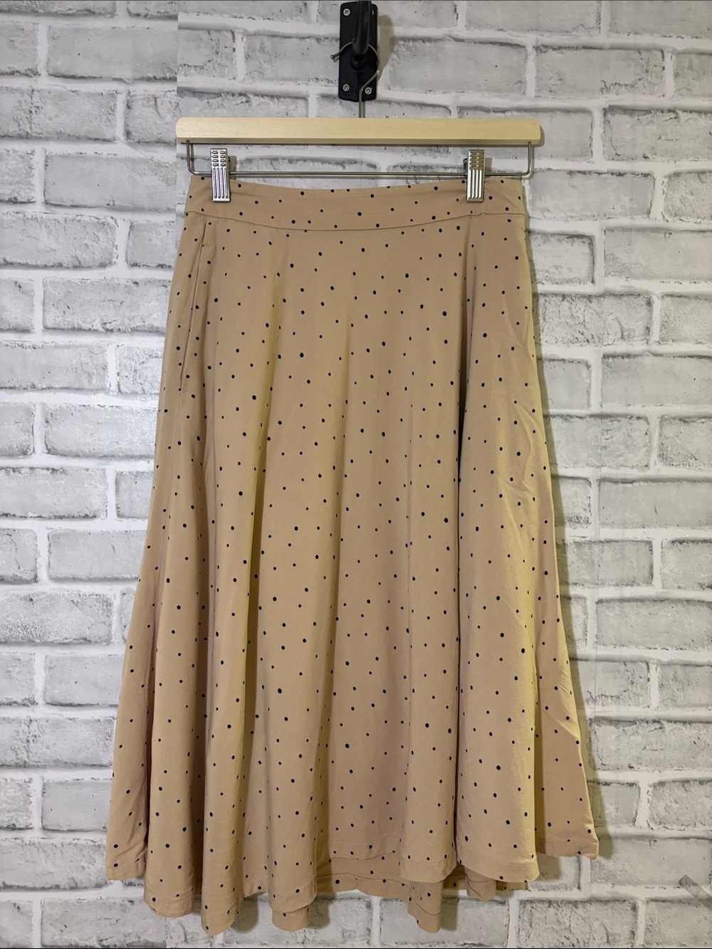 Uniqlo ines de la fressange Polka Dot Beige A-Line Midi Skirt size 4